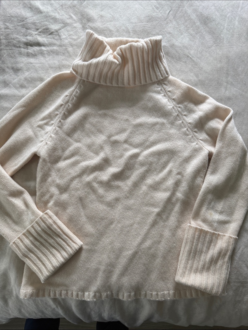 Banana Republic Women's Cream Turtleneck Sweater 100% Cashmere